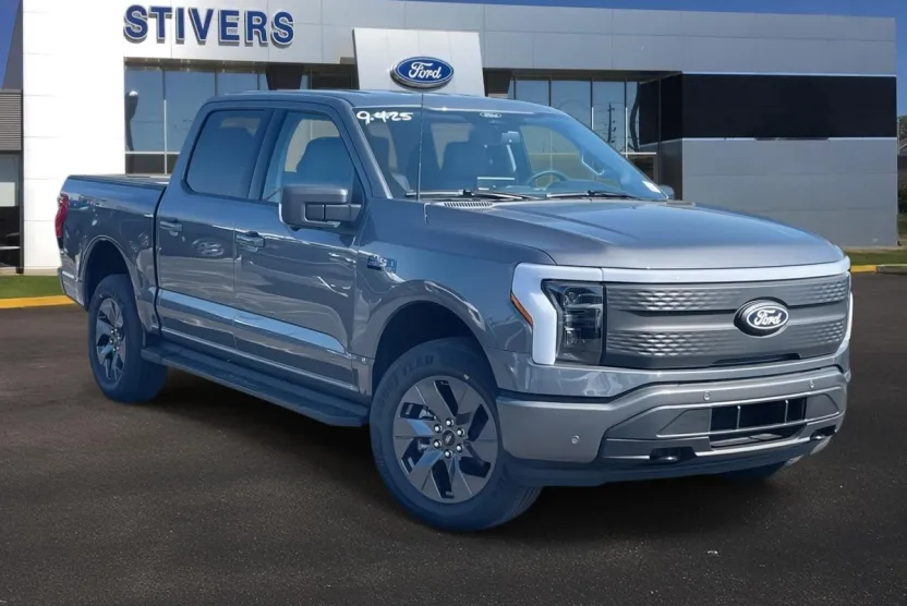 2025 Ford F-150 Lightning photo 1