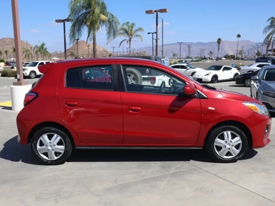 2021 Mitsubishi Mirage ES photo 2