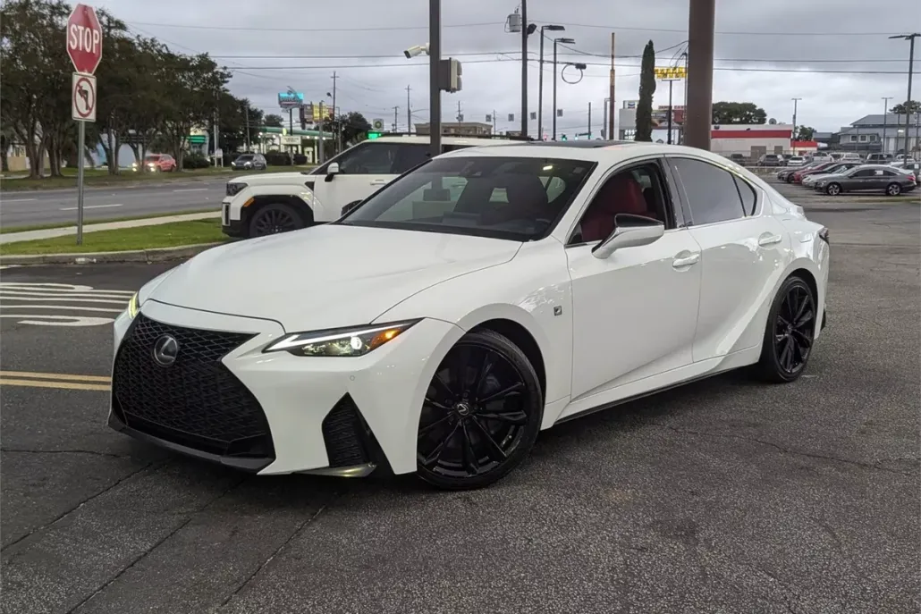 2022 Lexus IS 350 F SPORT photo 1