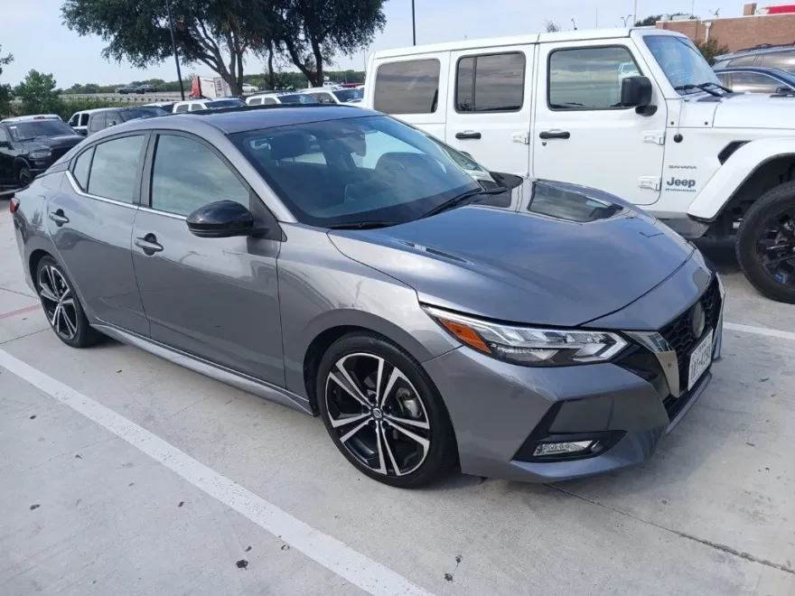 2021 Nissan Sentra SR photo 1
