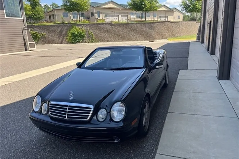 2002 Mercedes Benz CLK 55 photo 1