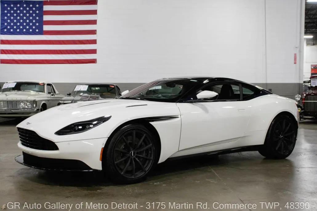 2019 Aston Martin DB11 AMR photo 1