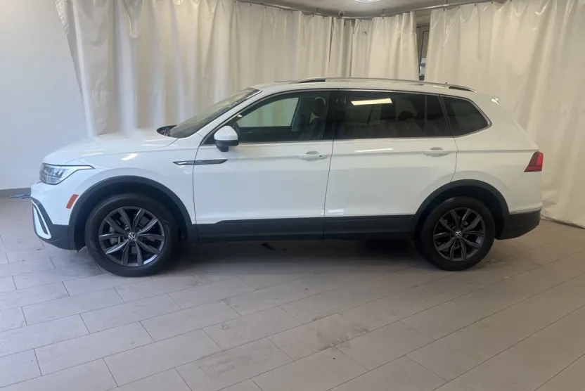 2022 Volkswagen Tiguan SE photo 1