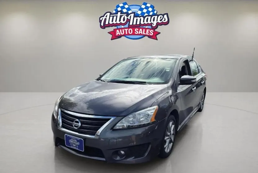 2015 Nissan Sentra SR photo 1