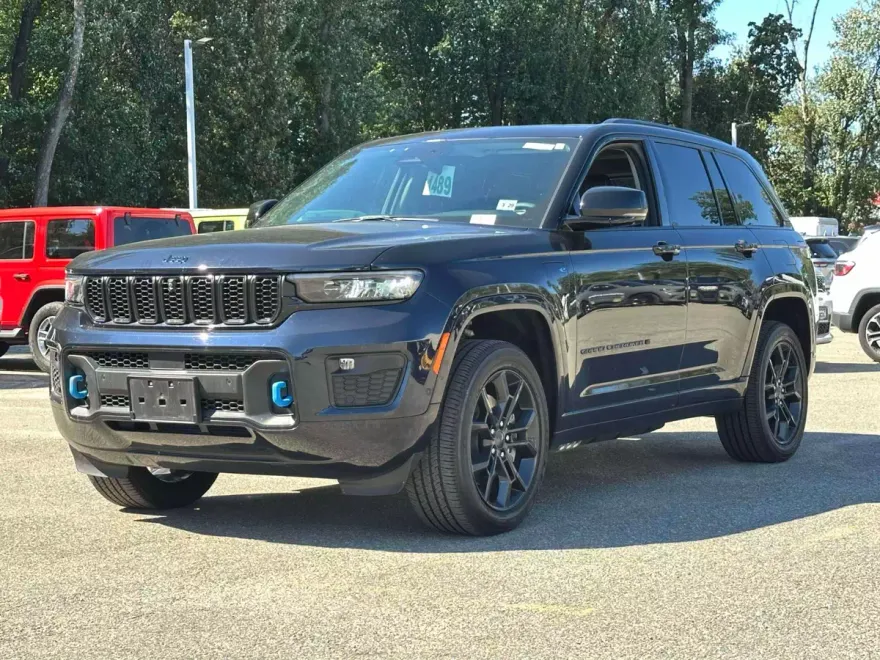 2024 Jeep Cherokee Limited 4xe photo 1