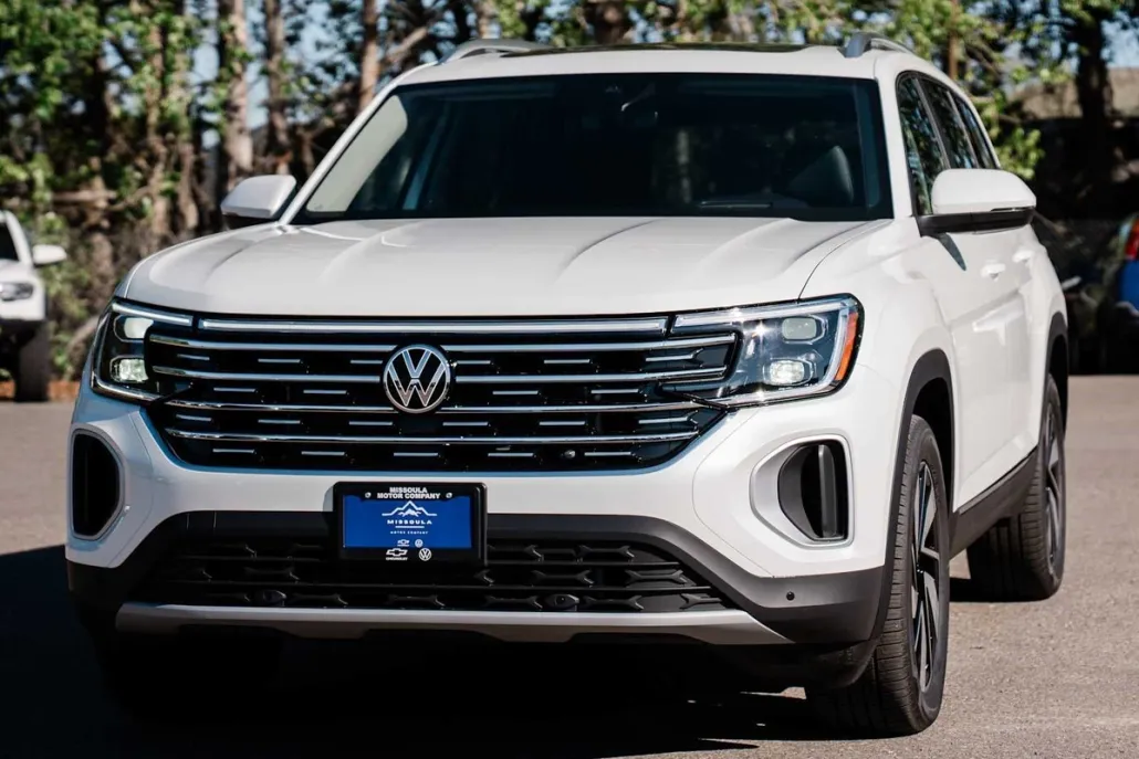 2025 Volkswagen Atlas SEL photo 1