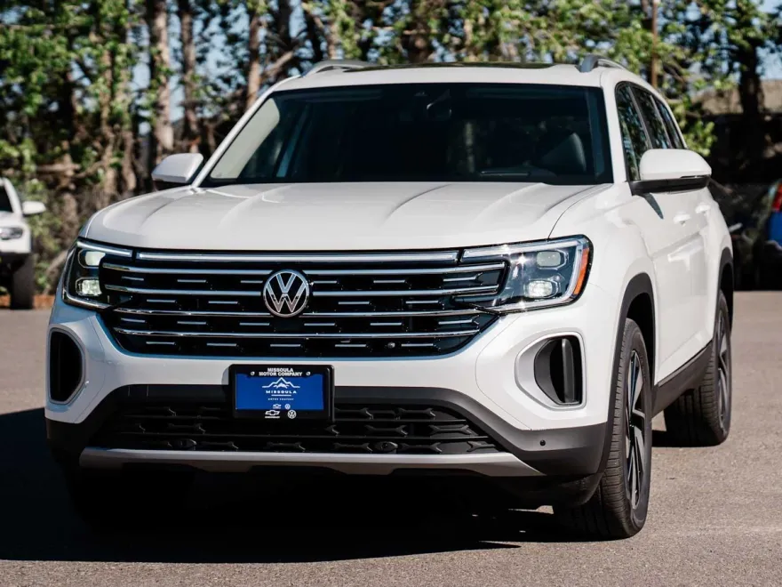 2025 Volkswagen Atlas SEL photo 1
