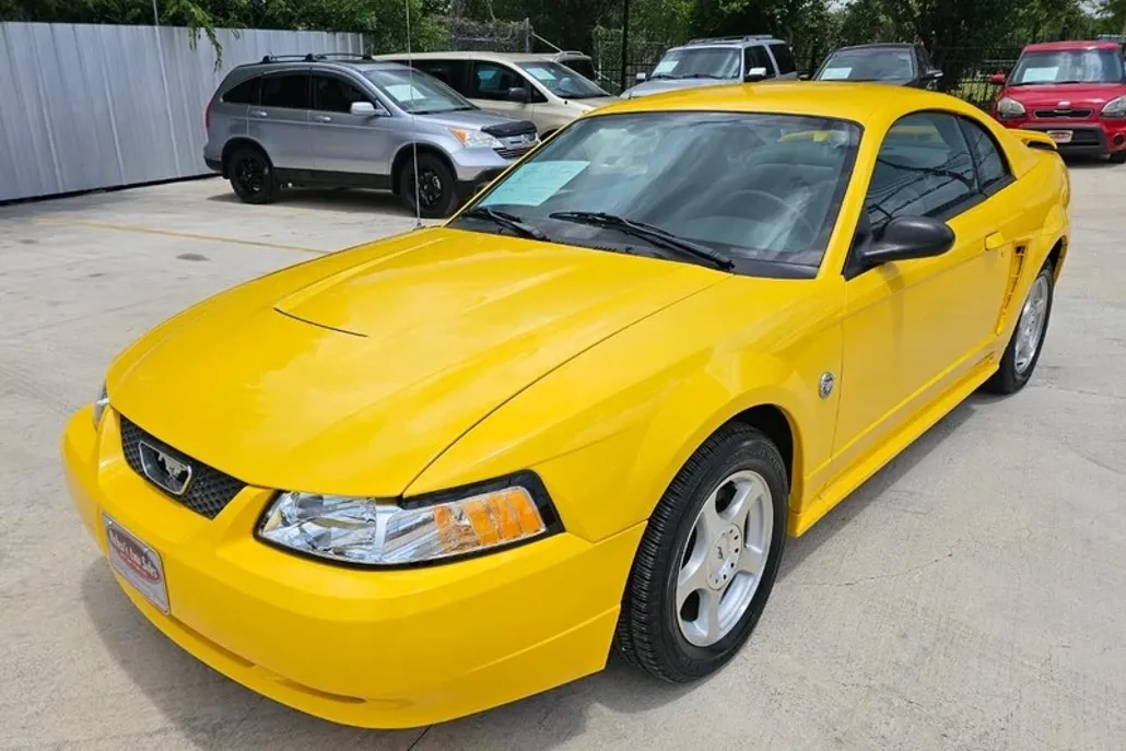 2004 Ford Mustang photo 1