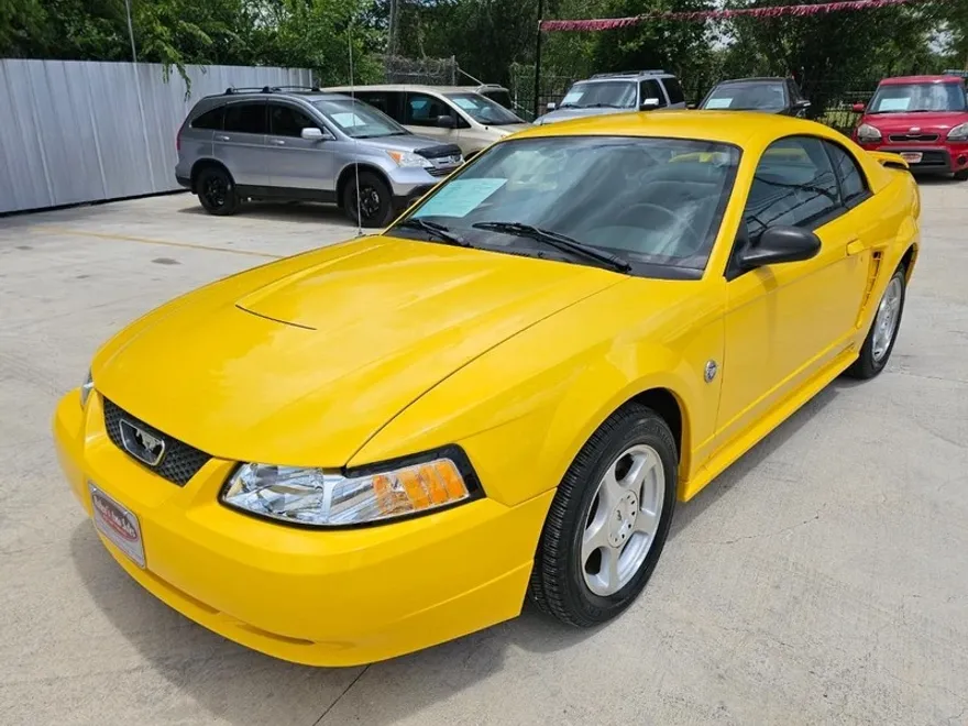 2004 Ford Mustang photo 1