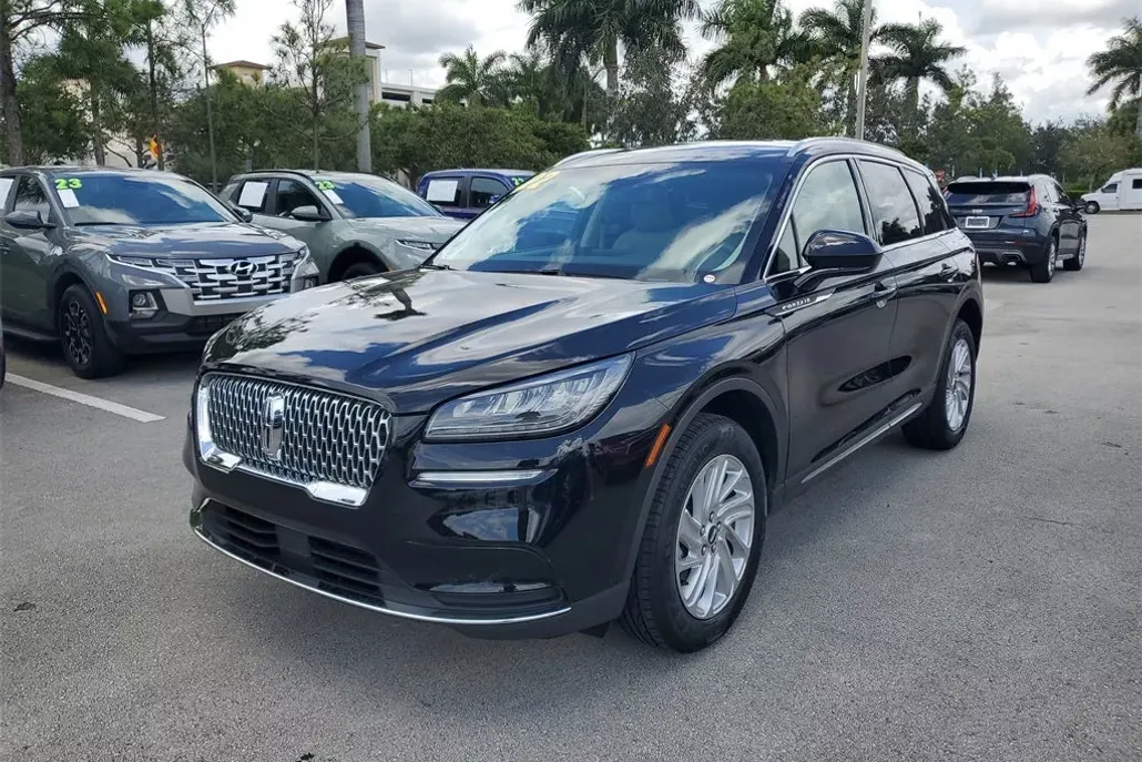 2022 Lincoln Corsair Standard photo 1