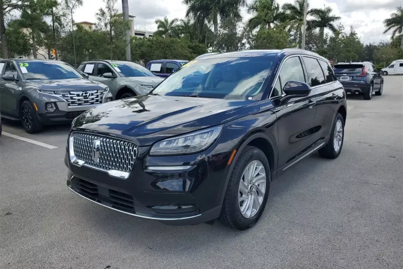2022 Lincoln Corsair Standard photo 1
