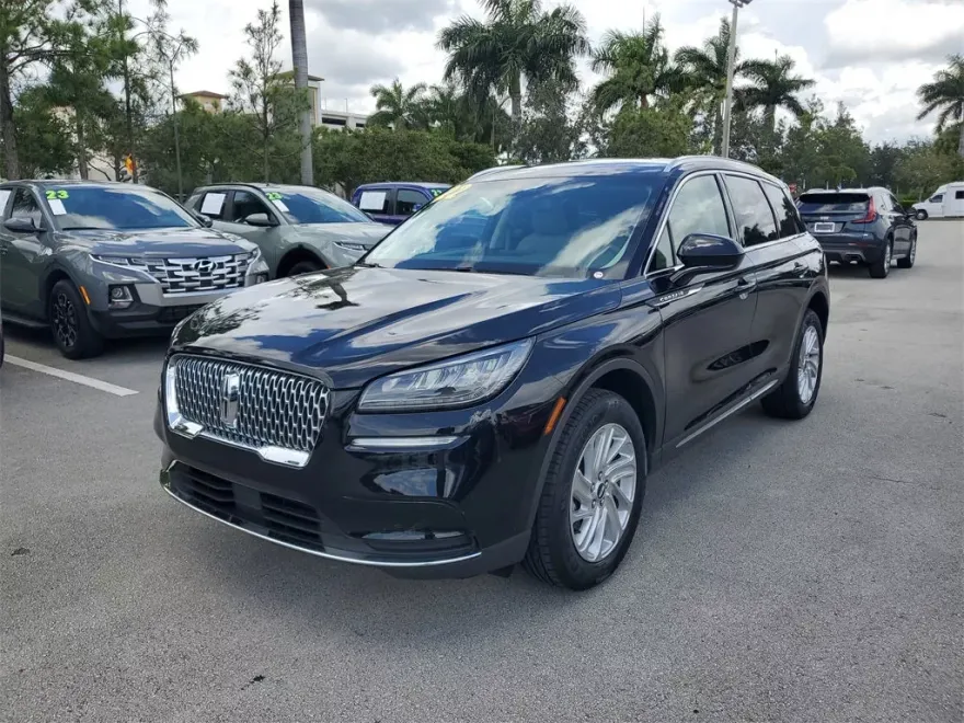 2022 Lincoln Corsair Standard photo 1