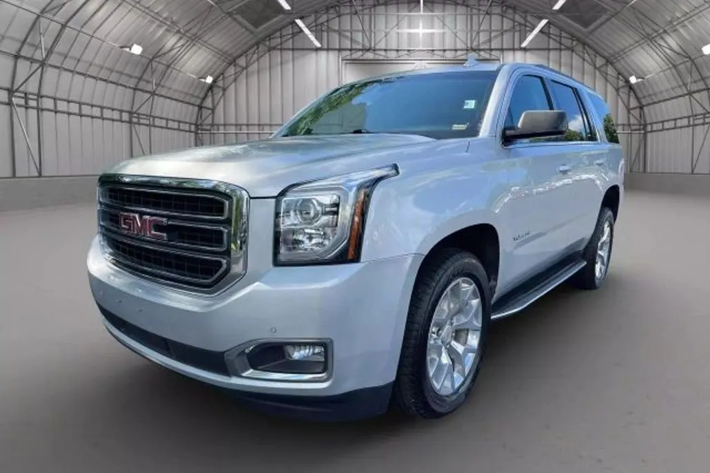 2017 Gmc Yukon SLE photo 1