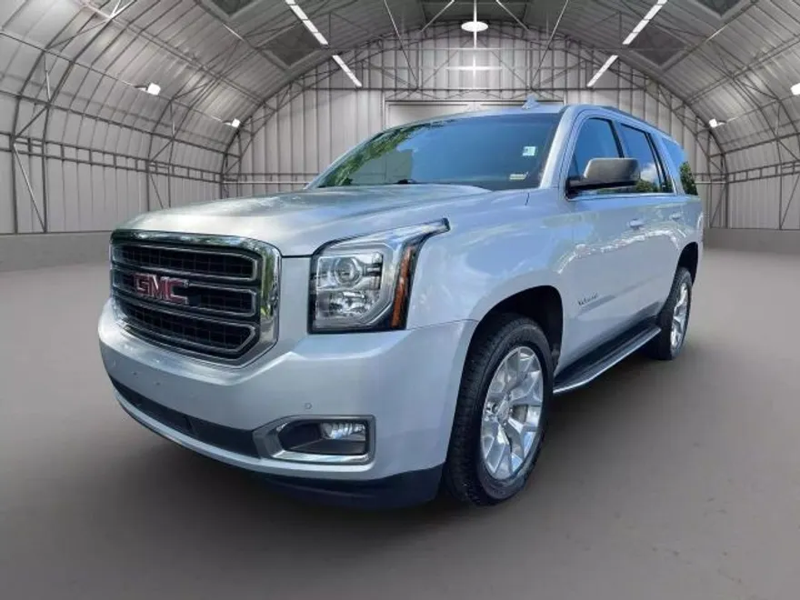 2017 Gmc Yukon SLE photo 1