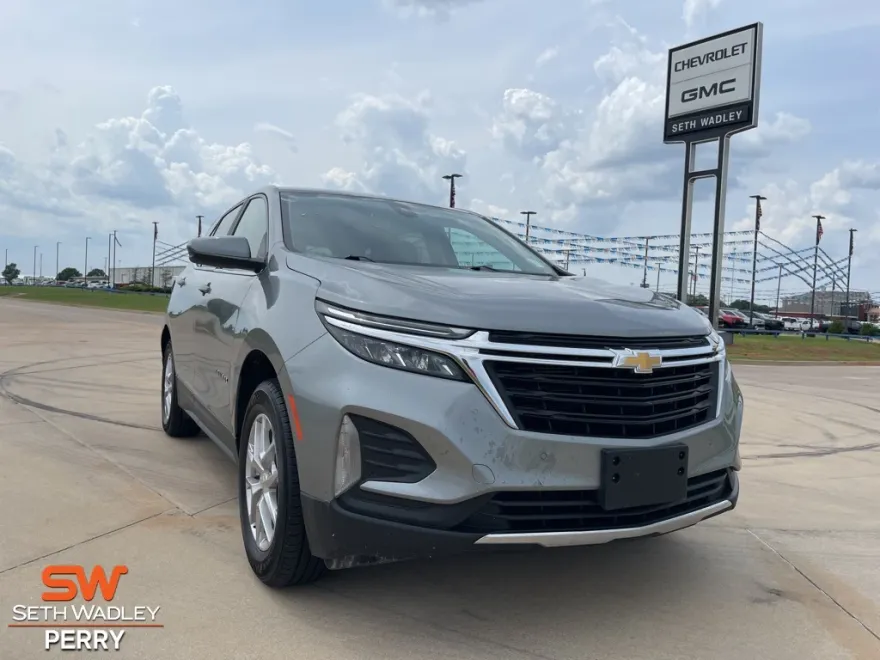 2023 Chevrolet Equinox LT photo 1