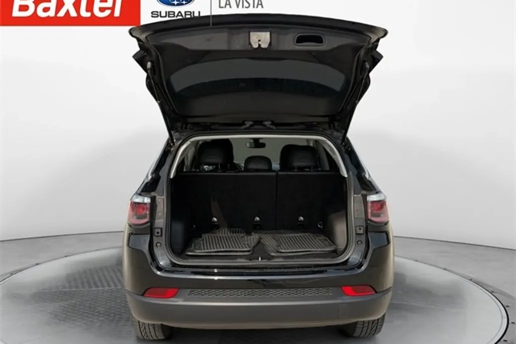 2019 Jeep Compass Latitude photo 1