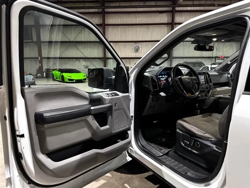 2016 Ford F-150 XLT photo 12