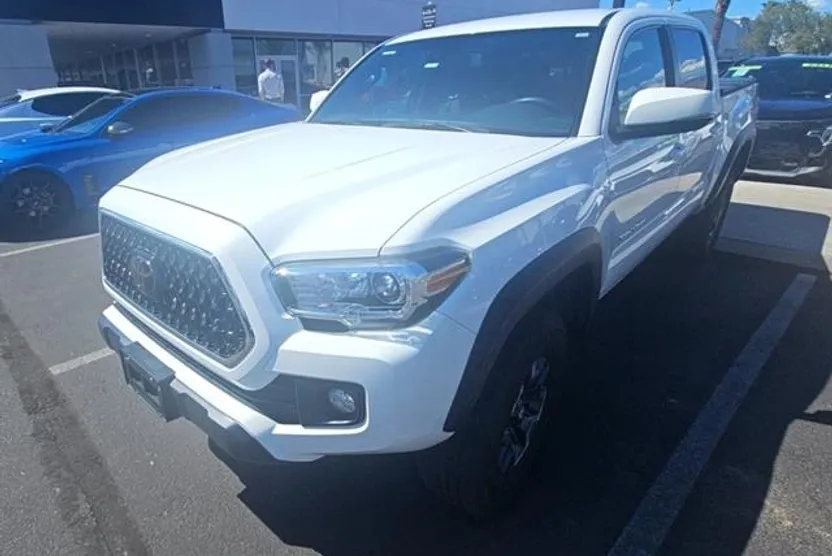 2018 Toyota Tacoma SR V6 photo 1