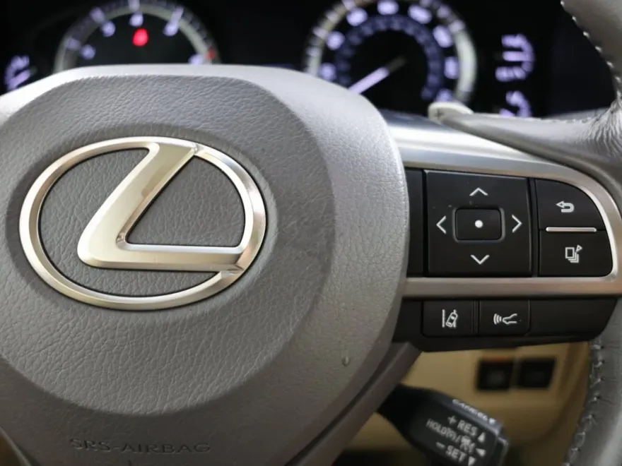 2017 Lexus LX 570 photo 25