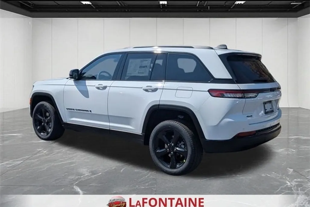 2025 Jeep Grand Cherokee Limited photo 1