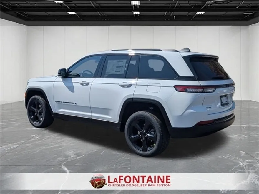 2025 Jeep Grand Cherokee Limited photo 1