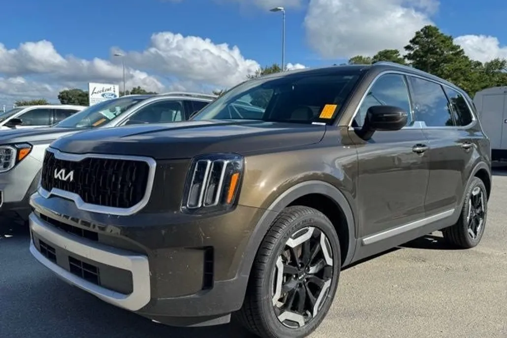 2023 Kia Telluride EX photo 1