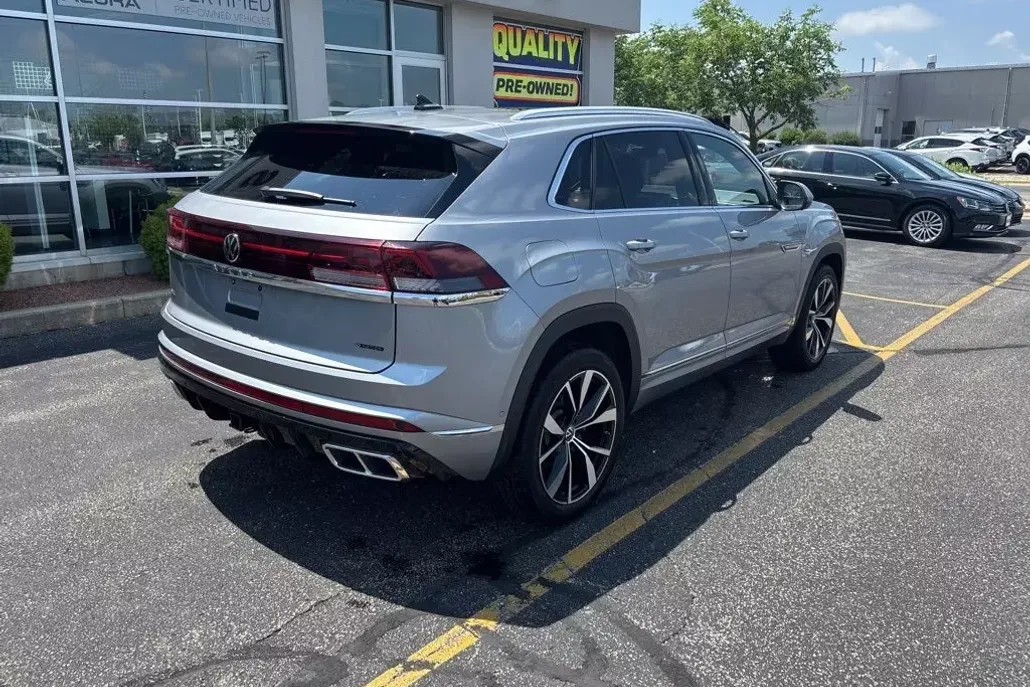 2024 Volkswagen Atlas Cross Sport SEL Premium R-Line photo 1