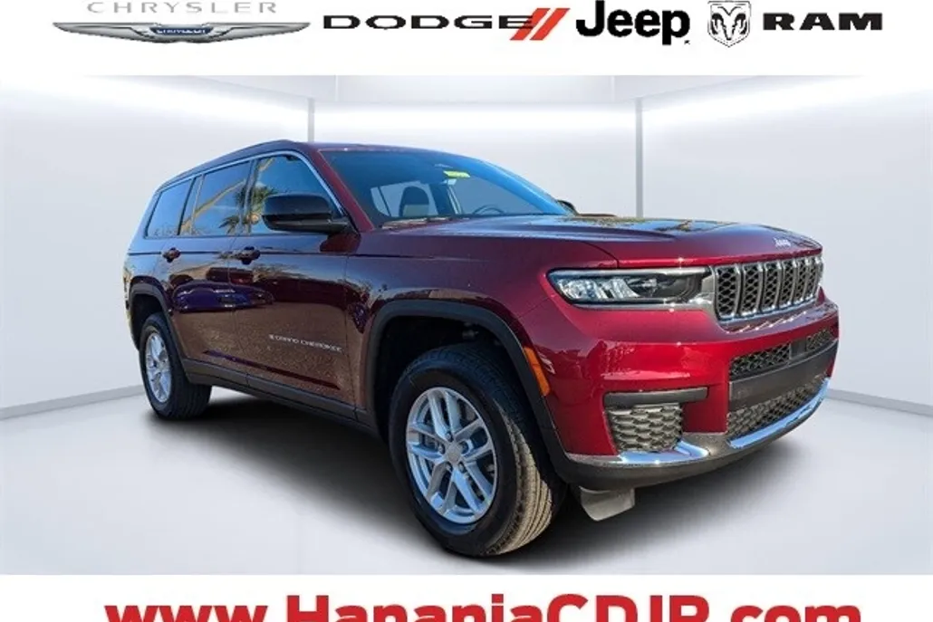 2025 Jeep Grand Cherokee Laredo photo 1