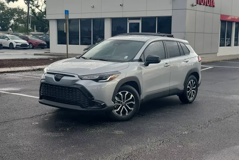 2025 Toyota Corolla Hybrid SE photo 1