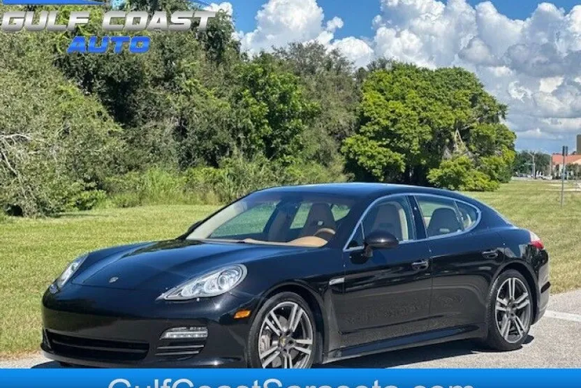 2013 Porsche Panamera 4S photo 1