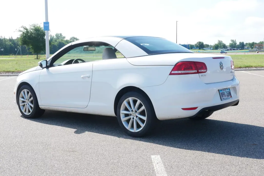 2013 Volkswagen Eos Sport photo 1