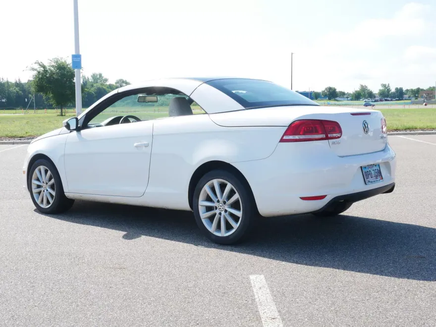2013 Volkswagen Eos Sport photo 1
