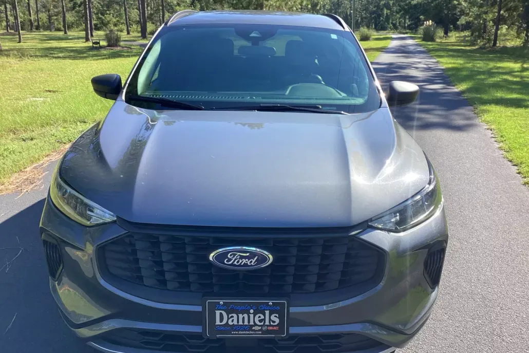 2023 Ford Escape ST-Line photo 1