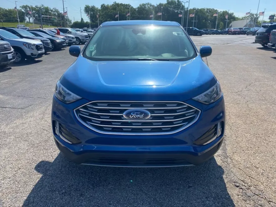 2022 Ford Edge SEL photo 1