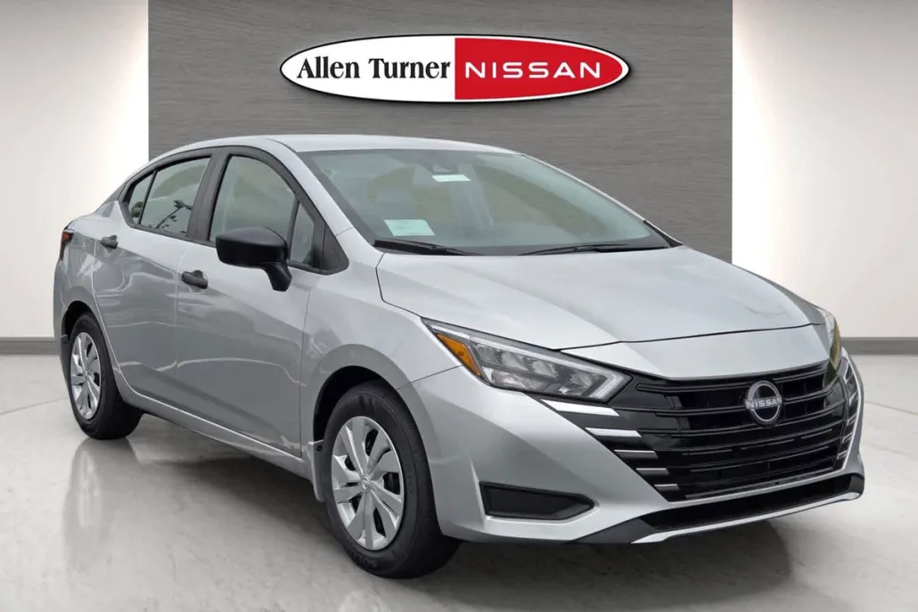 2025 Nissan Versa S photo 1