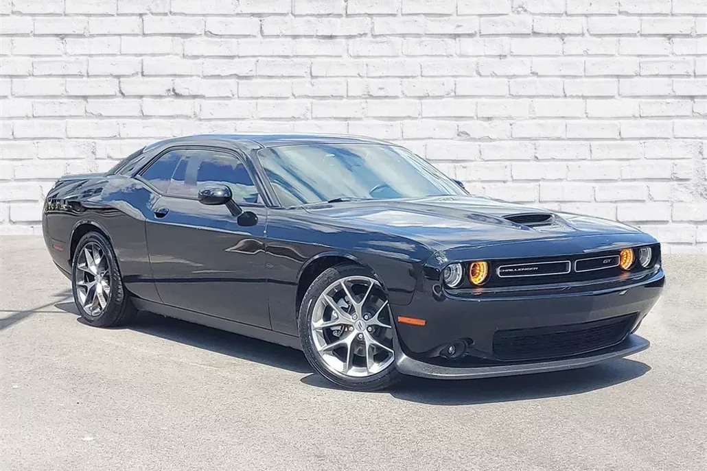 2022 Dodge Challenger GT photo 1