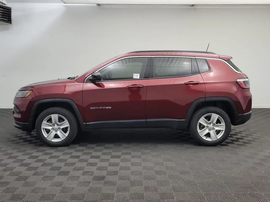 2022 Jeep Compass Latitude photo 1