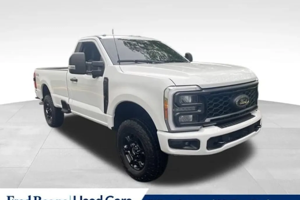 2023 Ford F-350 XL photo 1