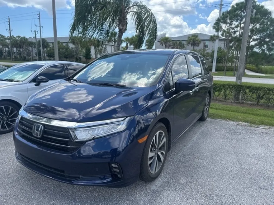 2022 Honda Odyssey Touring photo 1