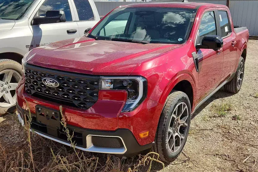 2025 Ford Maverick Lariat photo 1