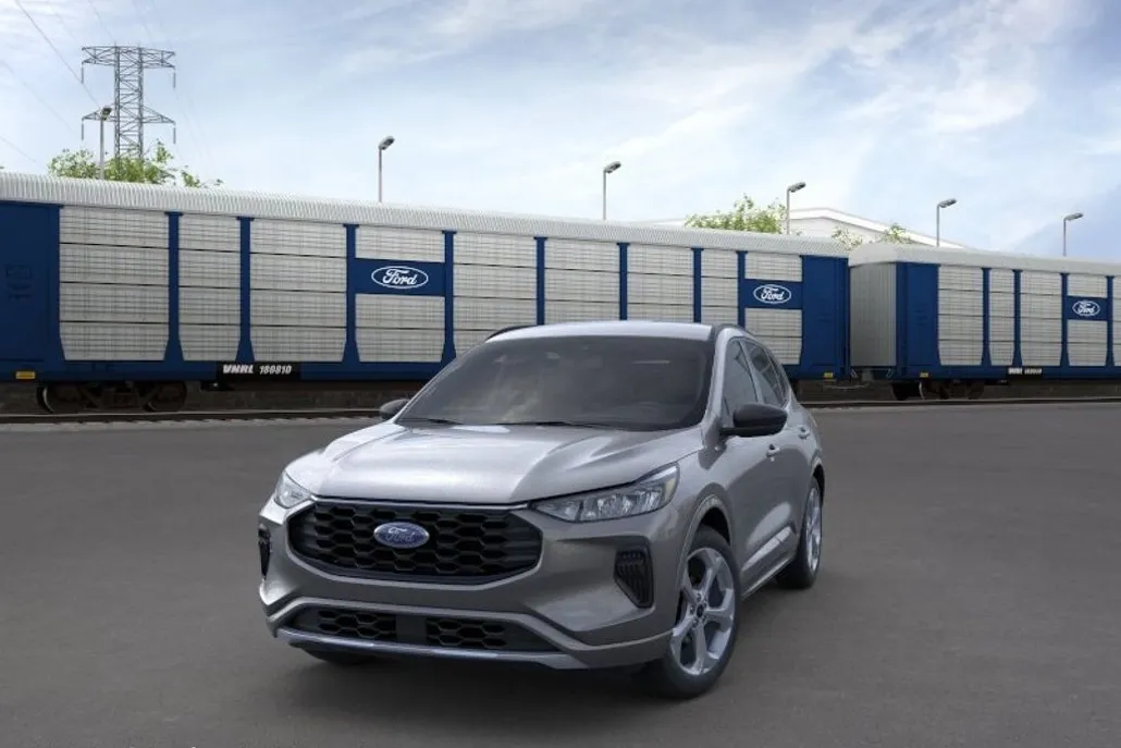 2024 Ford Escape ST-Line photo 1