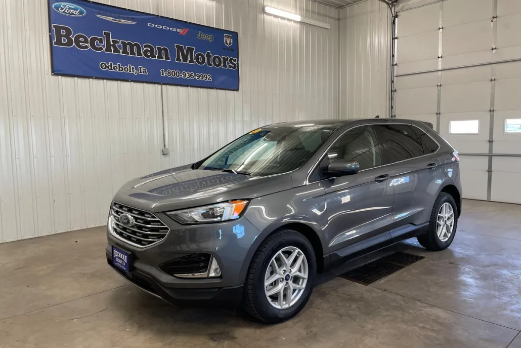2022 Ford Edge SEL photo 1