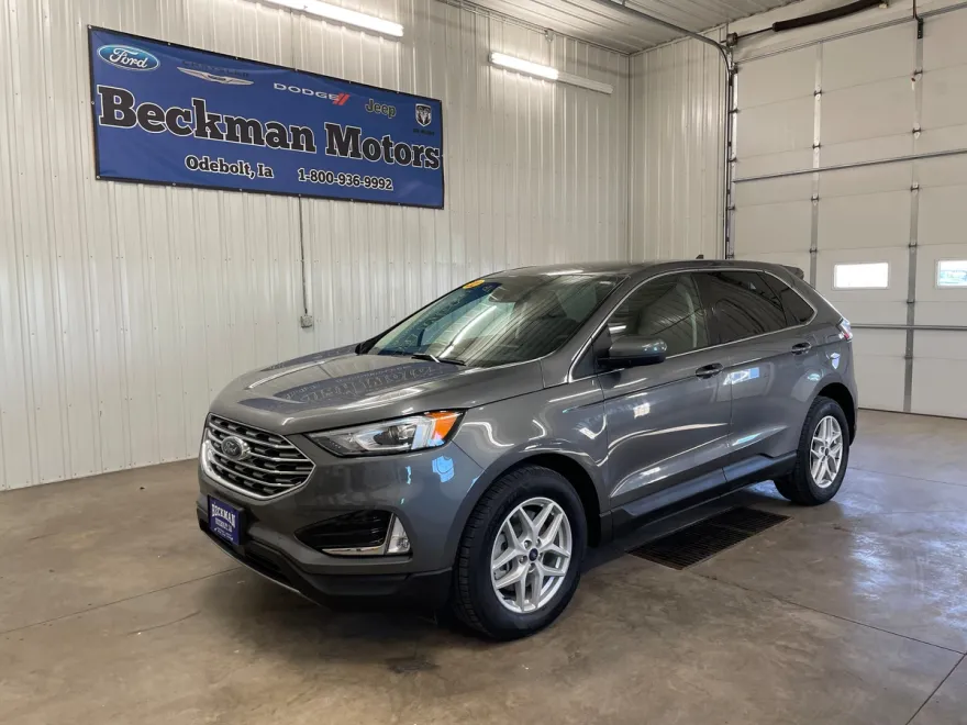 2022 Ford Edge SEL photo 1