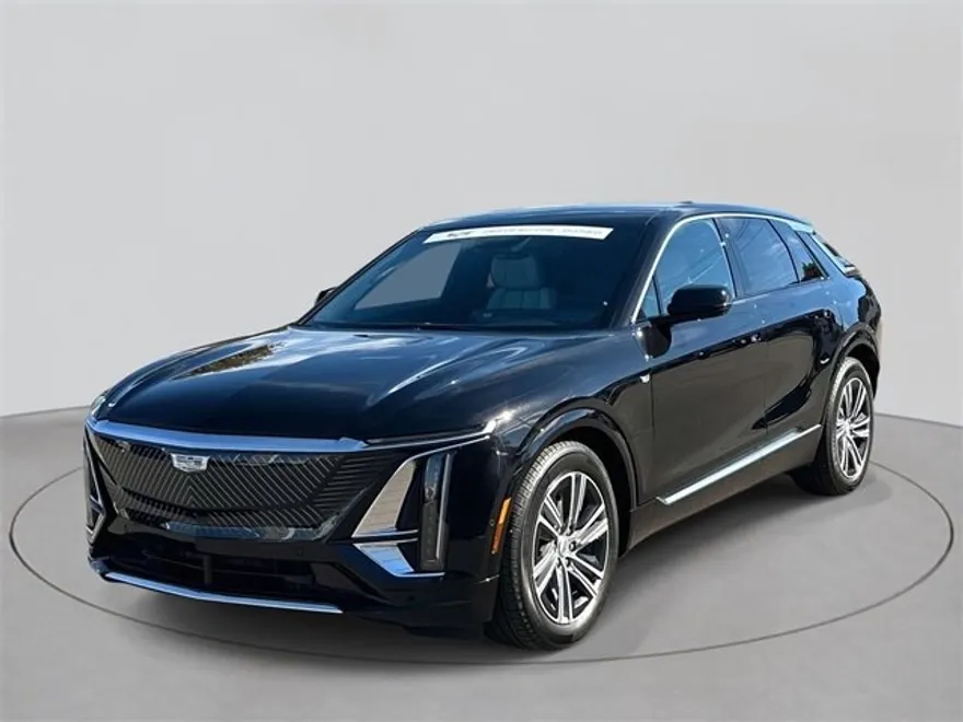 2024 Cadillac Lyriq Luxury photo 1