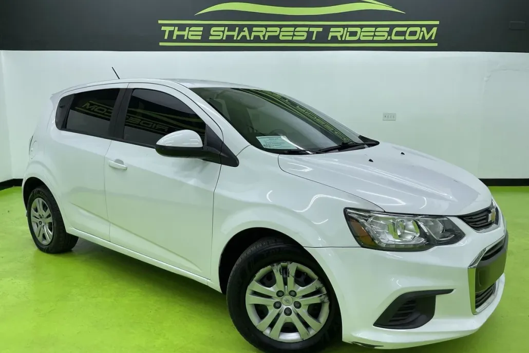 2017 Chevrolet Sonic LT photo 1