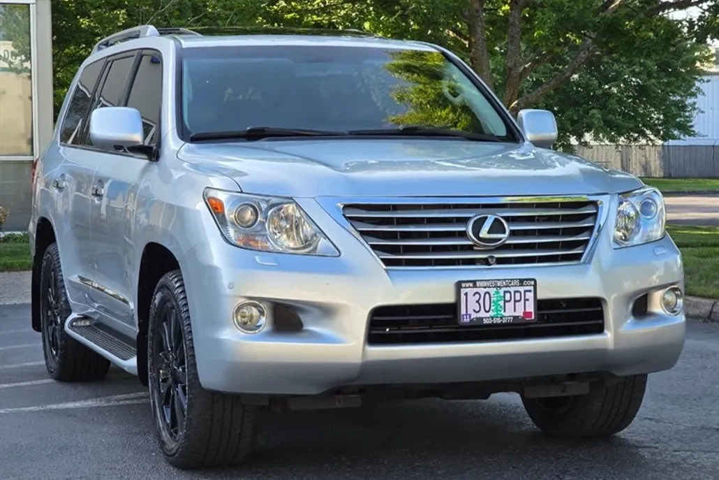 2009 Lexus LX 570 photo 1