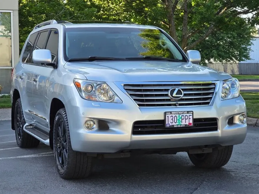2009 Lexus LX 570 photo 1