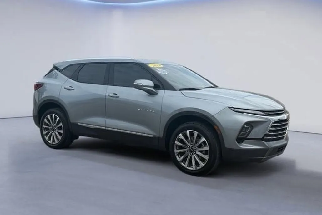 2024 Chevrolet Blazer Base photo 1