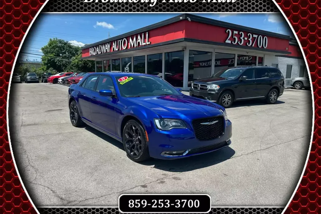 2019 Chrysler 300 LX photo 1