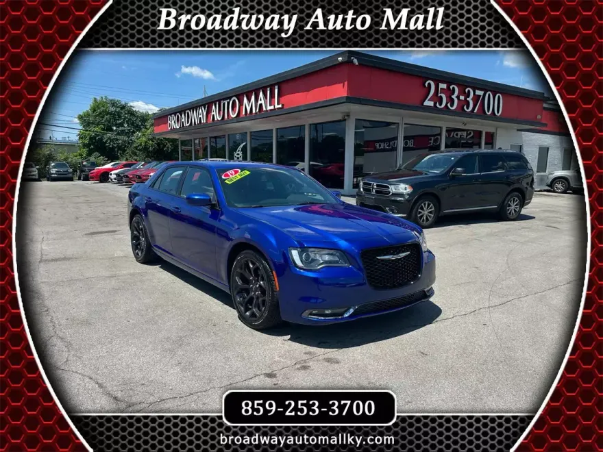 2019 Chrysler 300 LX photo 1
